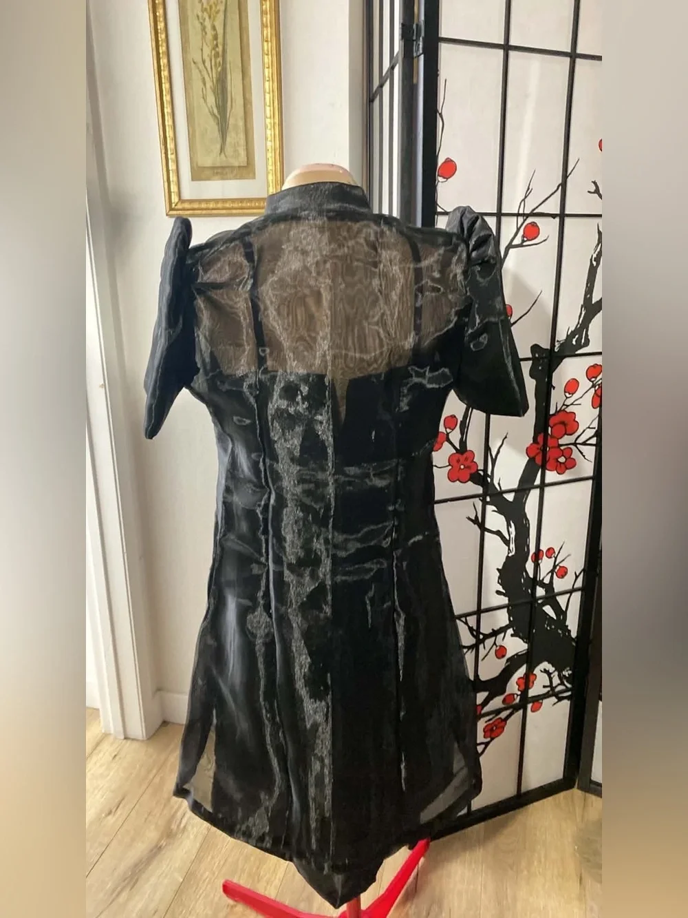 The Unbranded Brand elegant black
